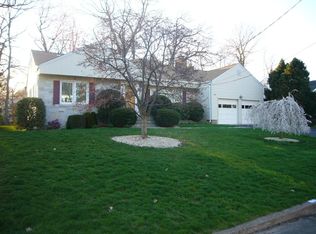 190 Corbin Rd, Hamden, CT 06517