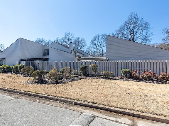 2nd image of 8125 Mistywood Ln #6