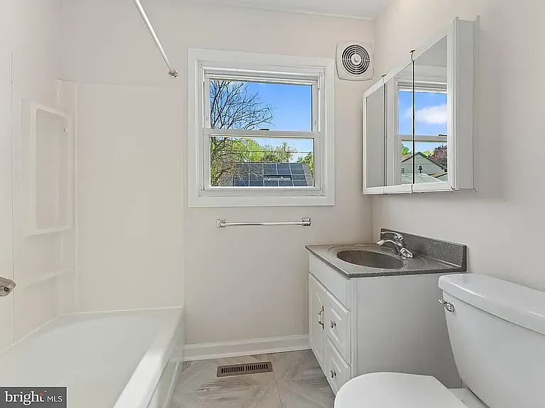 20 Huntington Ln — Photo 14