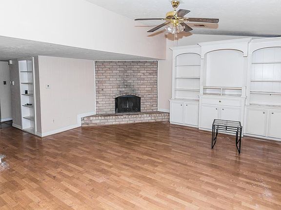 4th image of 2223 Mustang Springs Dr