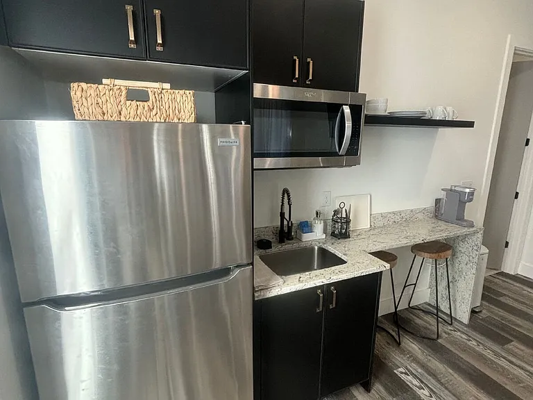 415 E 7th Ave #B — Photo 5