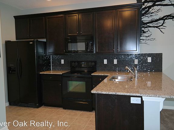2nd image of 2745 Hollybrook Ln