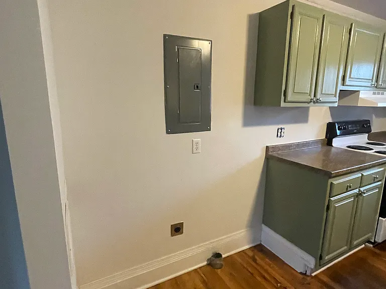 808 N Main St — Photo 3