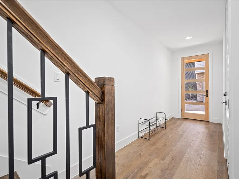 1303 E 27th St #B — Photo 13