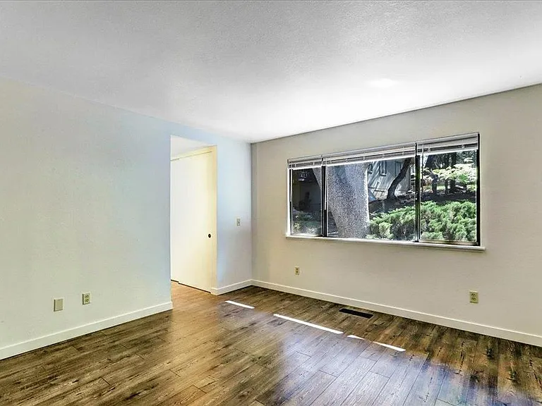 14319 Knobcone Dr — Photo 31