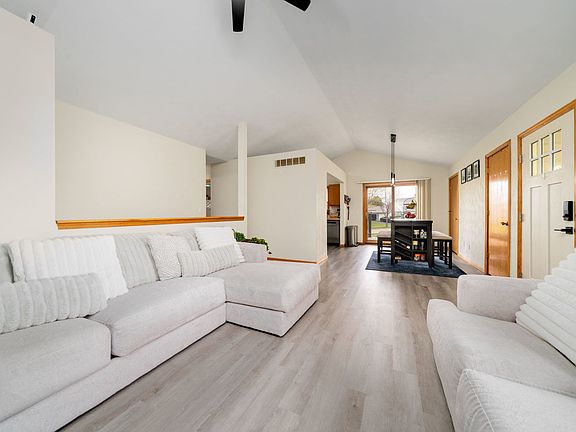 4th image of 6642 Sawgrass Dr #2