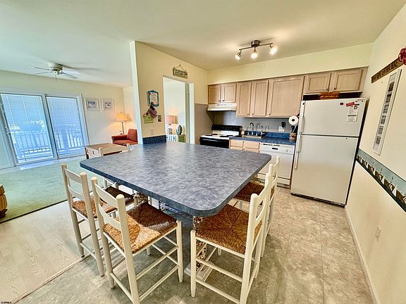 5th image of 5434 West Ave Unit C