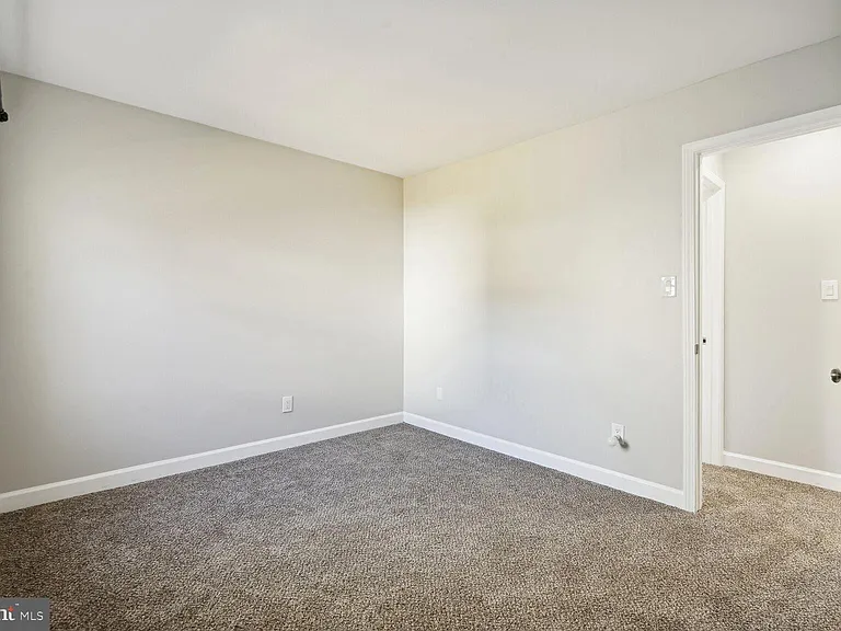 6003 Sweet Dale Ct — Photo 14