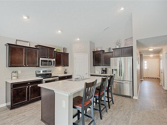 3rd image of 8109 Yarmouth Way