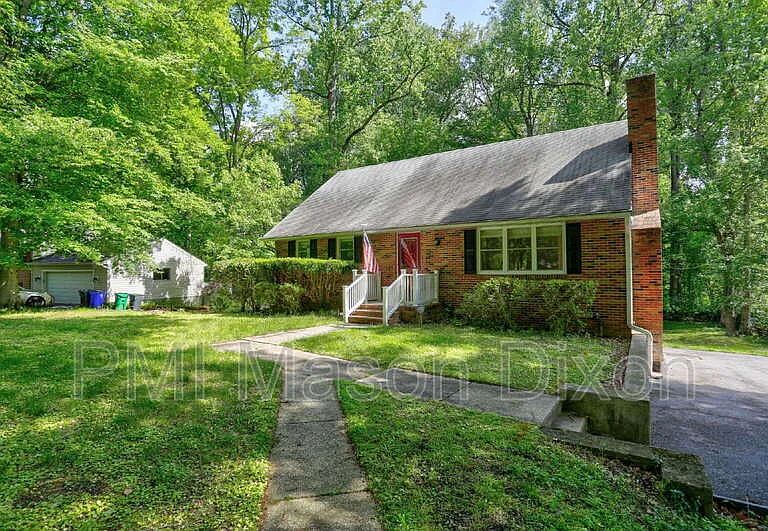 9710 Gwynn Park Dr — Photo 1