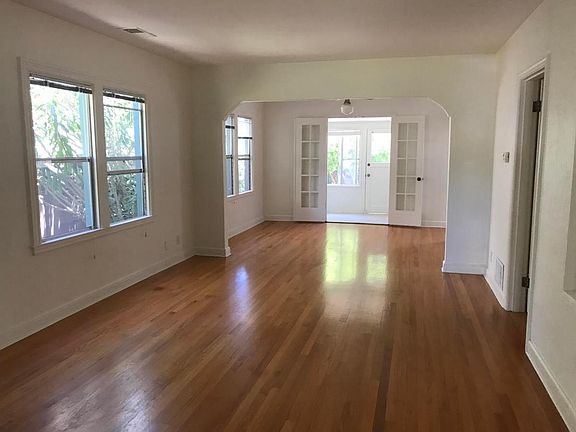 3rd image of 673 College Ave