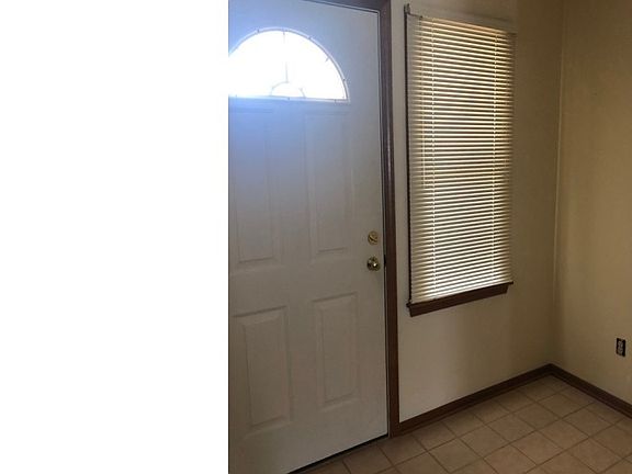 3rd image of 291 Oak Grove Ln