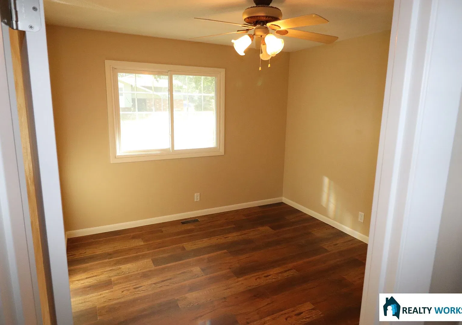 Renovated 3 bedroom house for Rent! — Photo 3