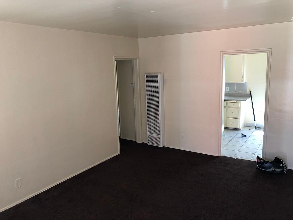 2nd image of 229 W 14th St