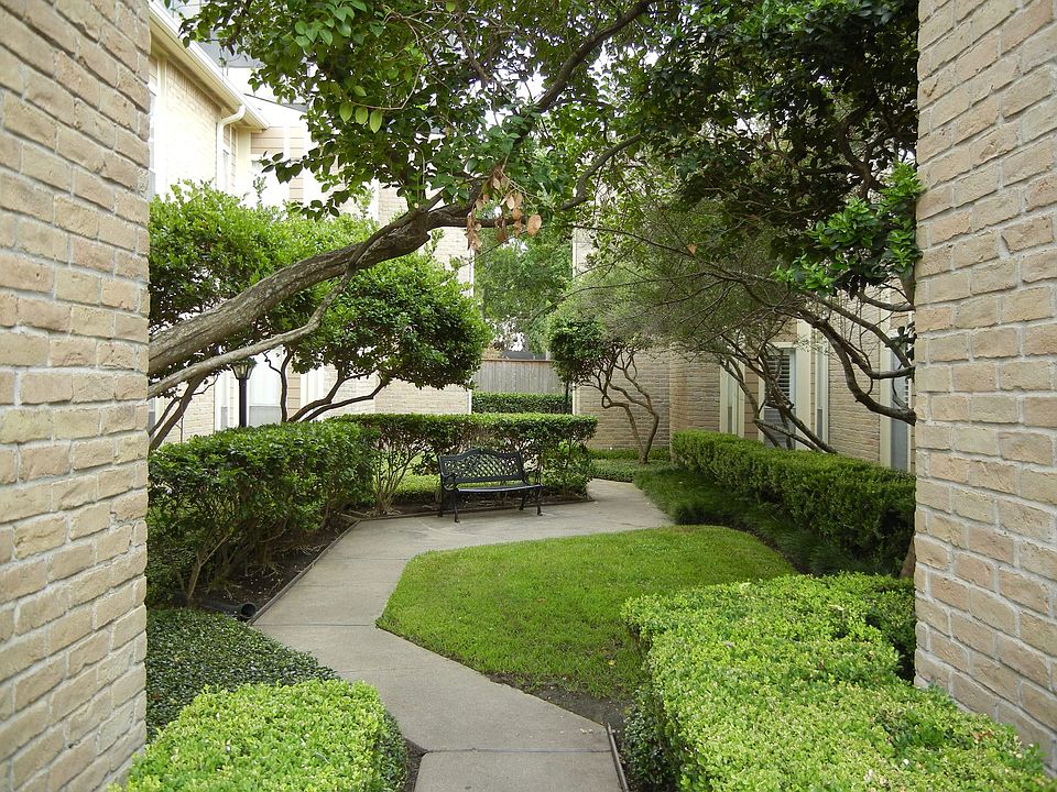 1st image of 716 Bering Dr APT D