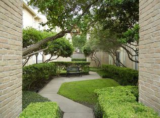 716 Bering Dr APT D, Houston, TX 77057