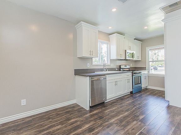4th image of 6371 Canby Ave
