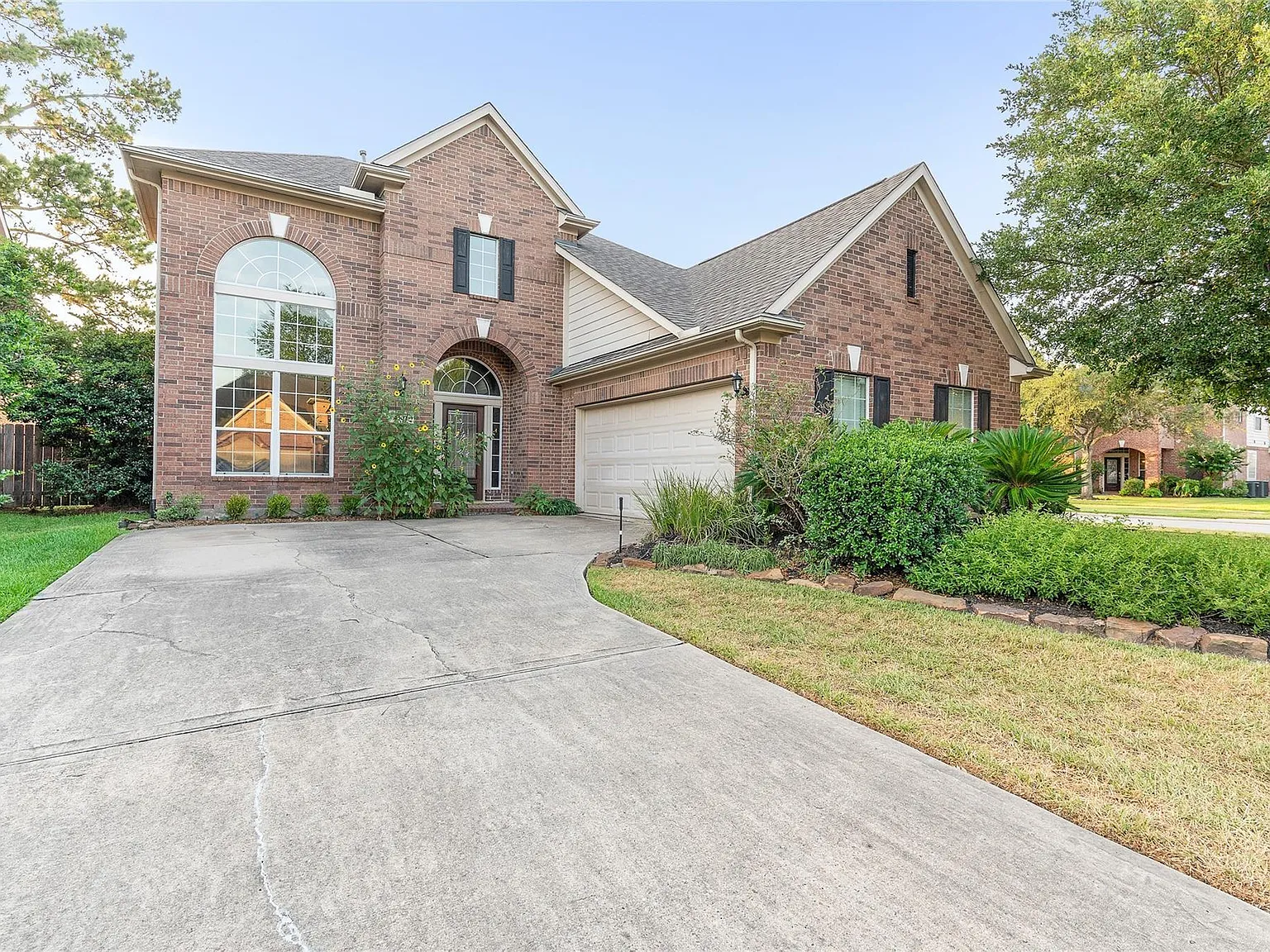 4 bed, 2.5 bath, 2631 sqft, $2,275 — Photo 1
