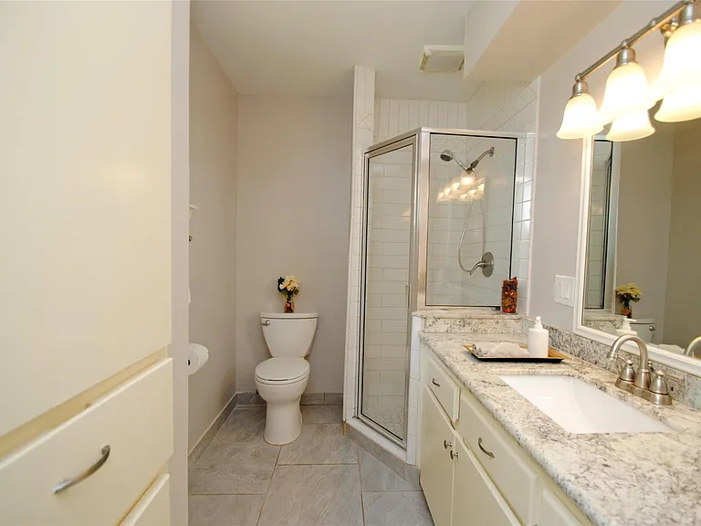 10659 Northbrook Dr — Photo 22