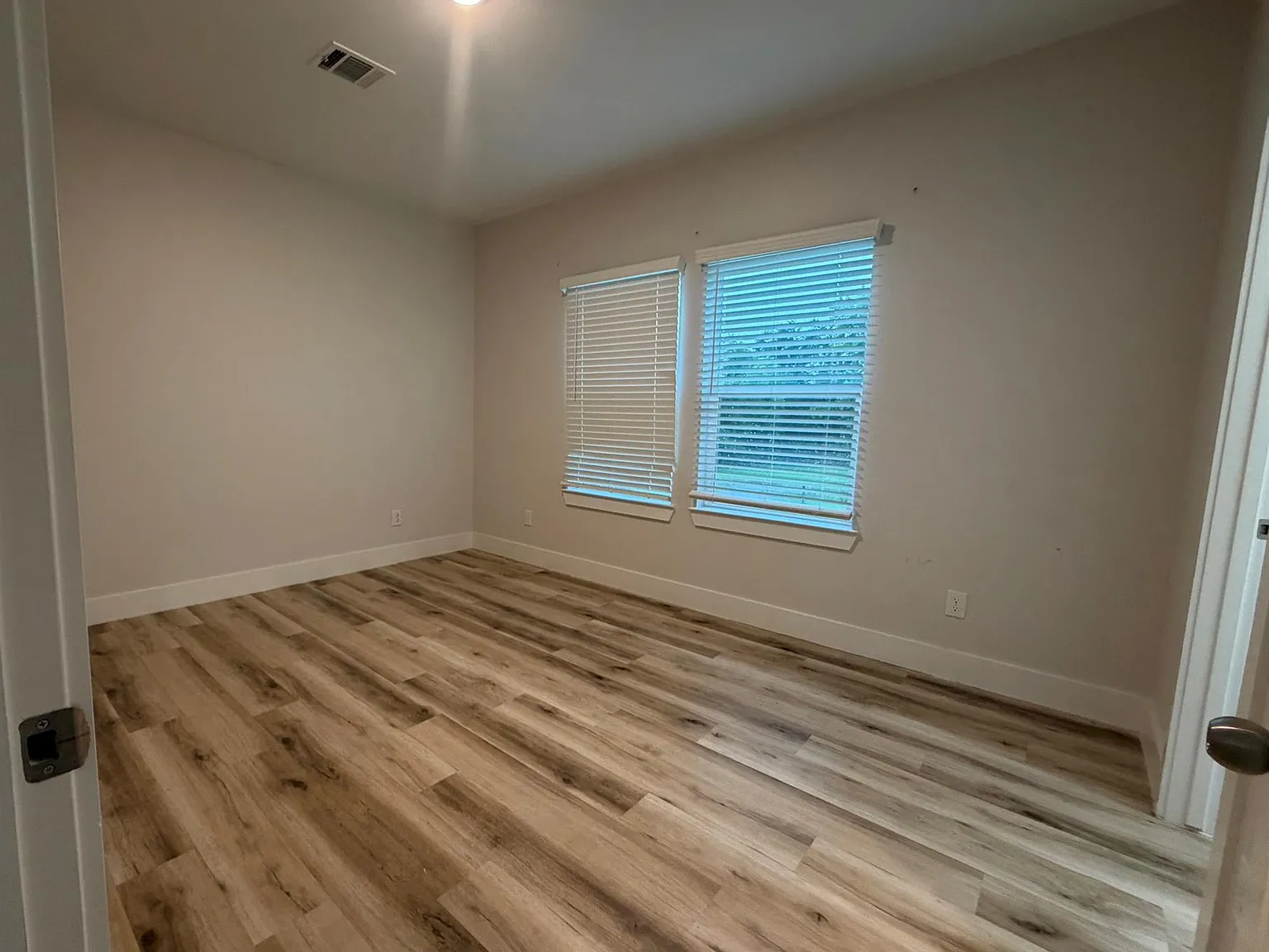 2 bed, 2.0 bath, 880 sqft, $1,850 — Photo 3