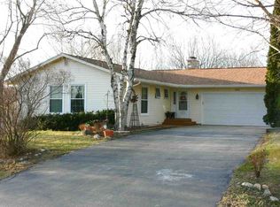 2202 Candlewick Dr SE, Poplar Grove, IL 61065