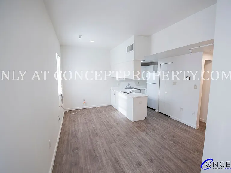 223 E 3rd Ave — Photo 70
