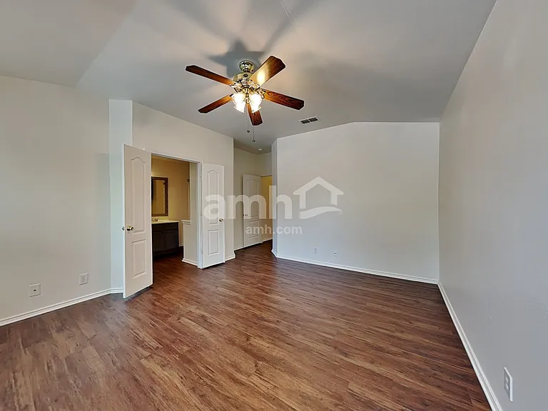 6702 Sandy Point Dr — Photo 12