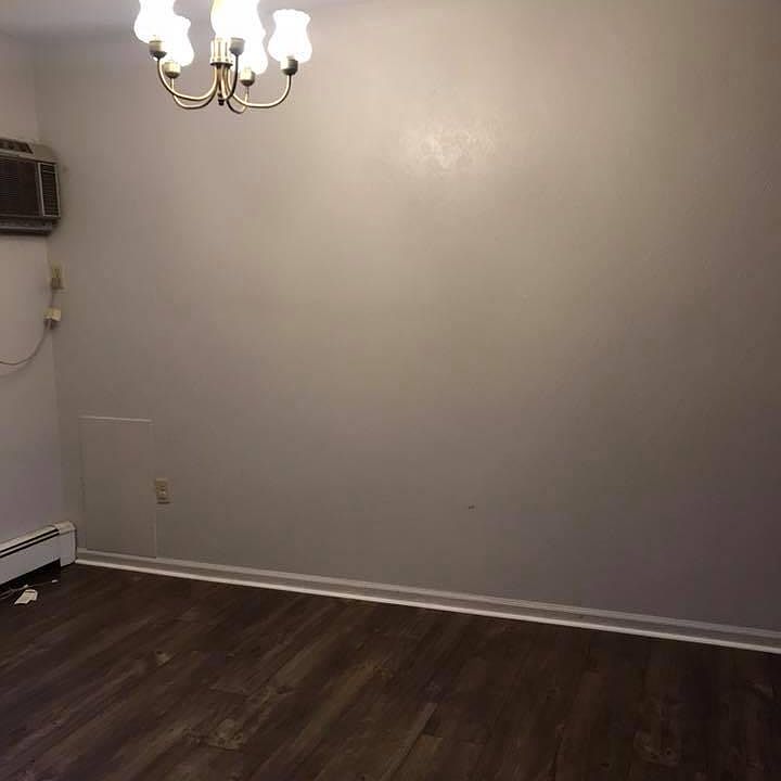 2nd image of 307 E Coomer St APT 8