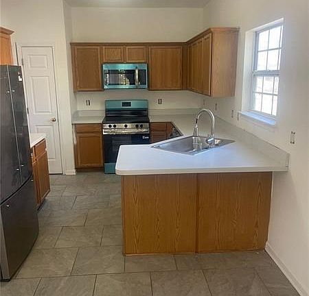 4th image of 7420 Royale Ln