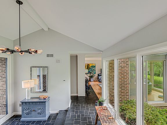 3rd image of 1395 Arcady Dr
