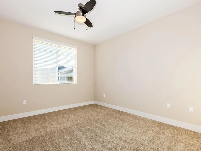 Sendero Gateway Apartment Homes — Photo 63