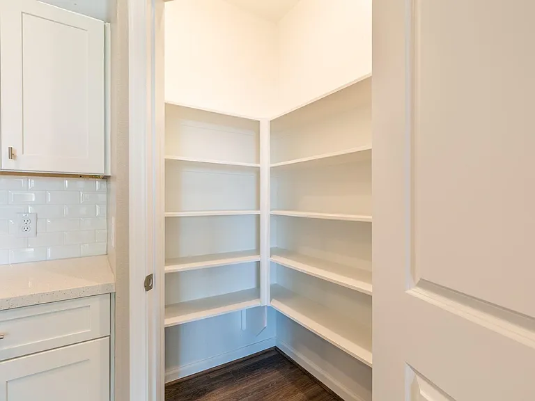 135 Park Place Cir #B — Photo 8