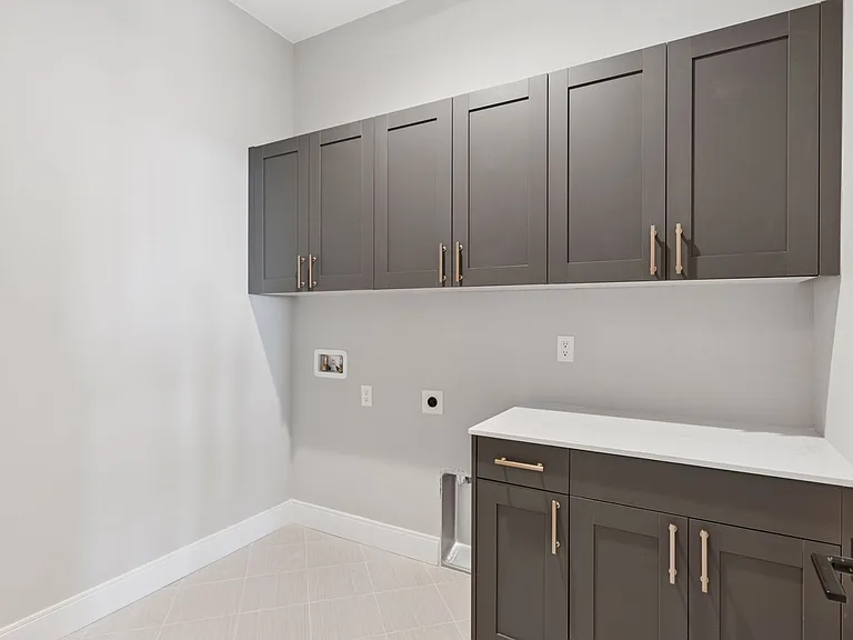 1425 Burt Ave — Photo 36