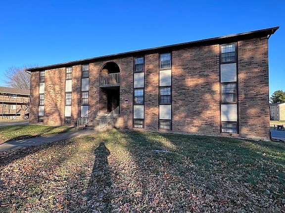 2nd image of 36 N Pindwood Ln #3N