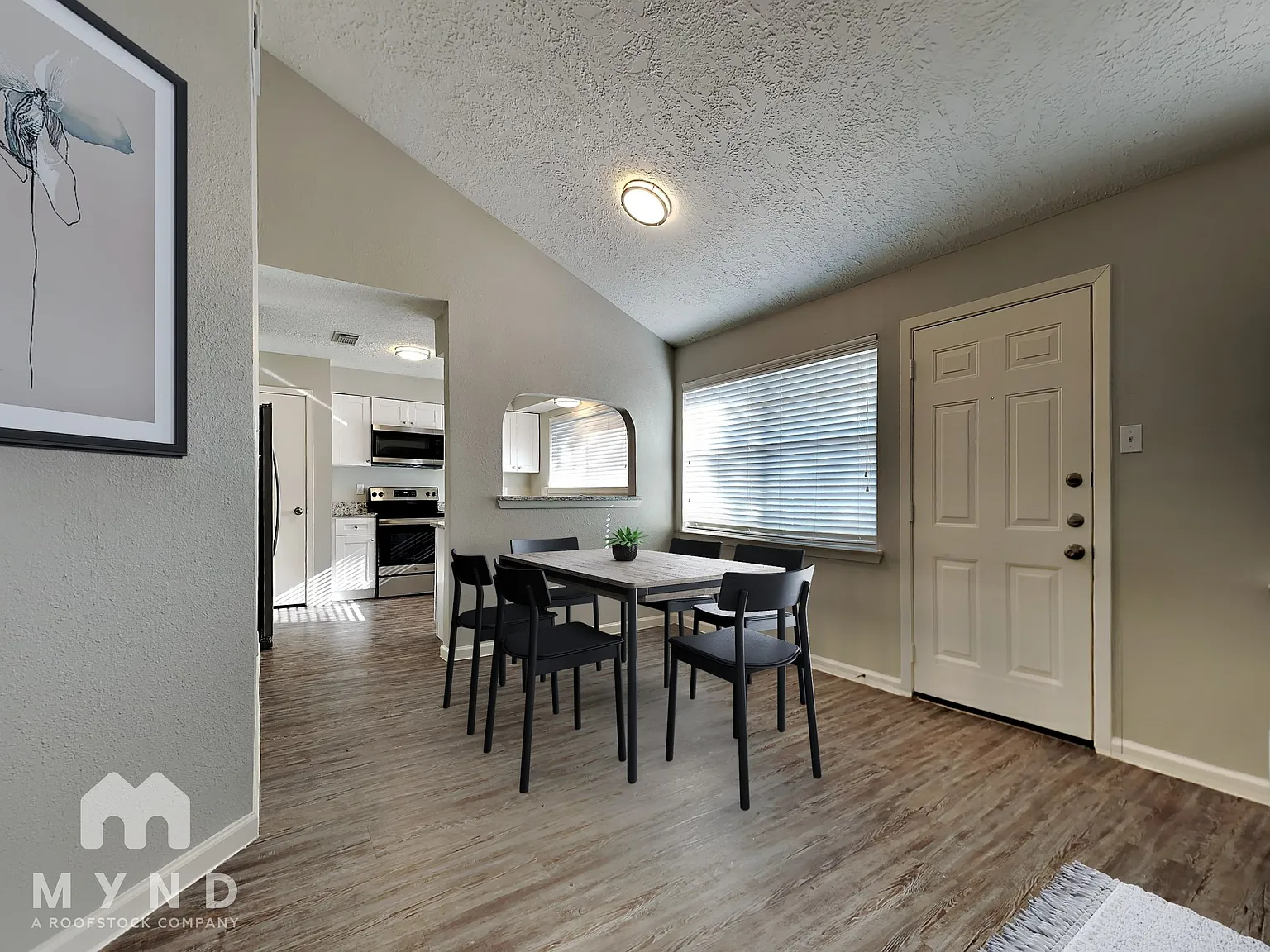3 bed, 2.0 bath, 1360 sqft, $1,699 — Photo 2
