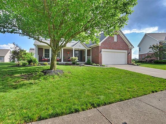 3rd image of 874 Stockbridge Dr
