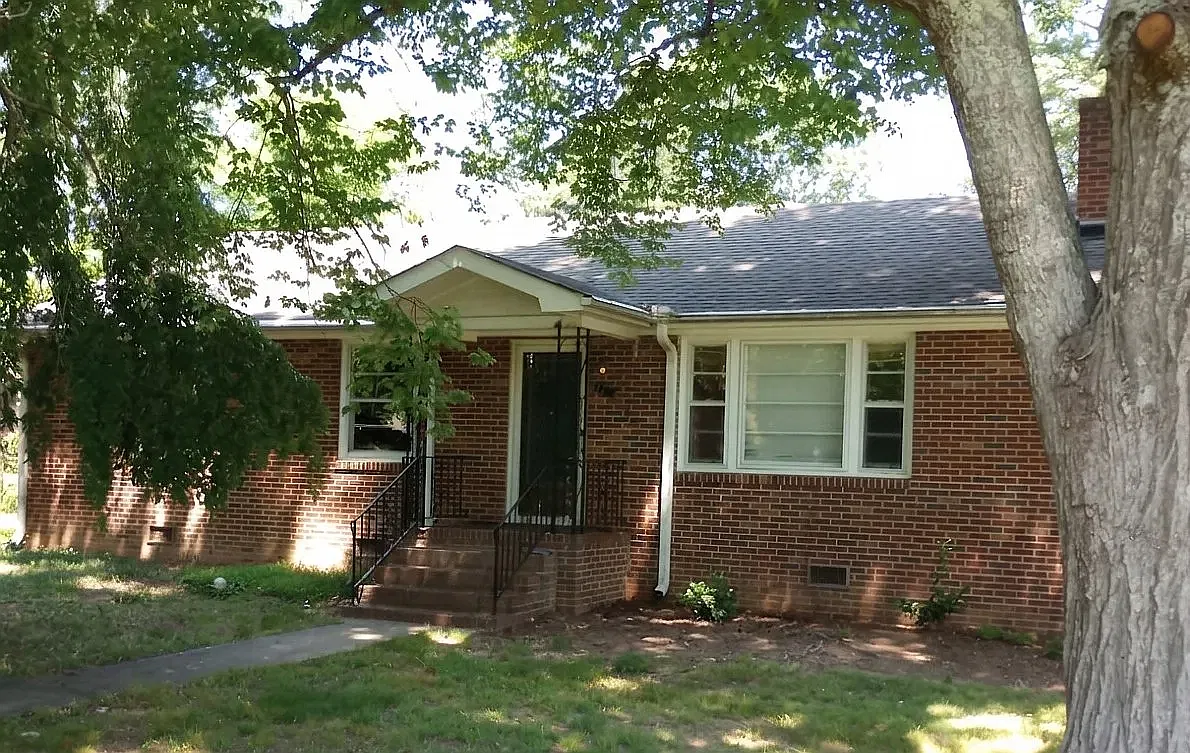 3 bed, 1170 sqft, $1,700 — Photo 3
