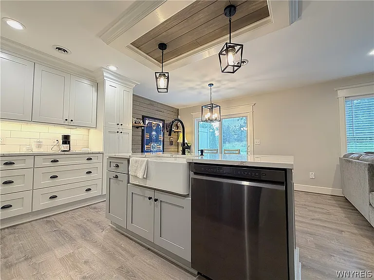 10975 Main St — Photo 5