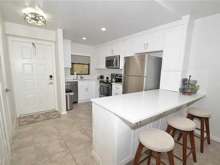 271 Southbay Dr #235 — Photo 4