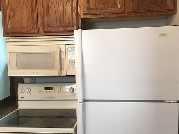 4th image of 822 E University St