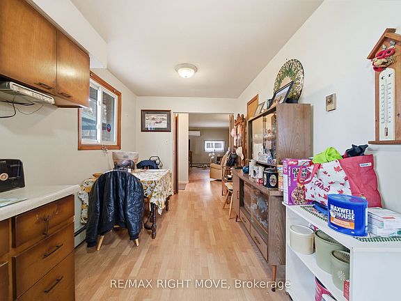 5th image of 3149 Barrie Hill Rd