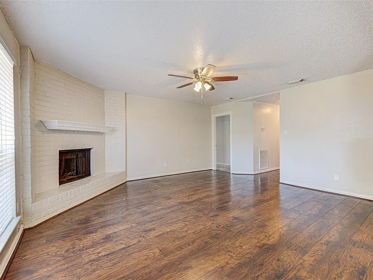 24119 Silversmith Ln — Photo 3
