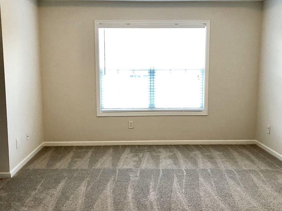1st image of 2445 Suwanee Pointe Dr