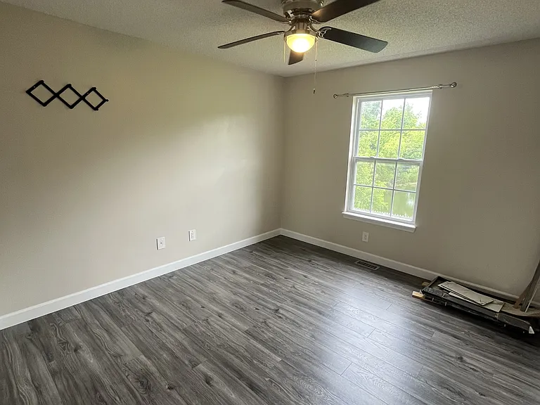 723 Iron Horse Dr — Photo 17