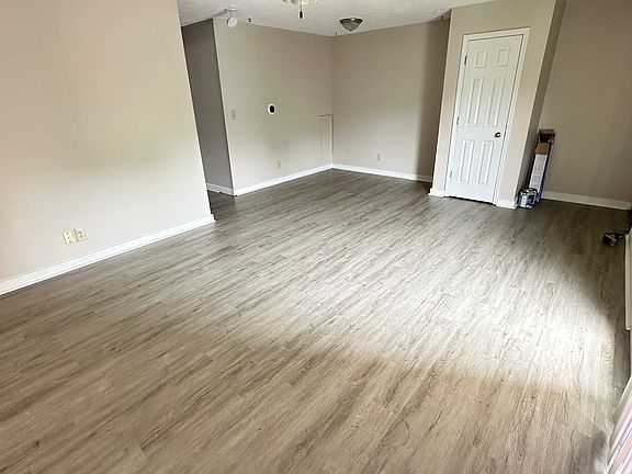 3rd image of 712 N Golfcrest Rd #9