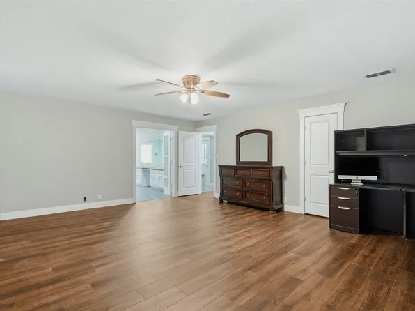 104 Murls Lake Rd, Weatherford, TX 76085
