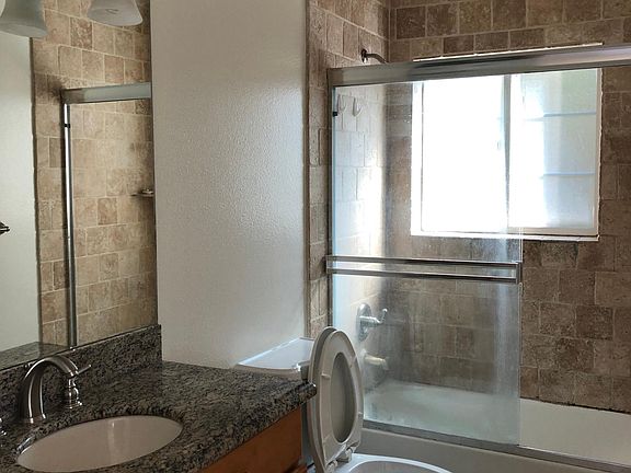 4th image of 528 N Westmoreland Ave APT 7