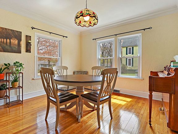 DiningRoom