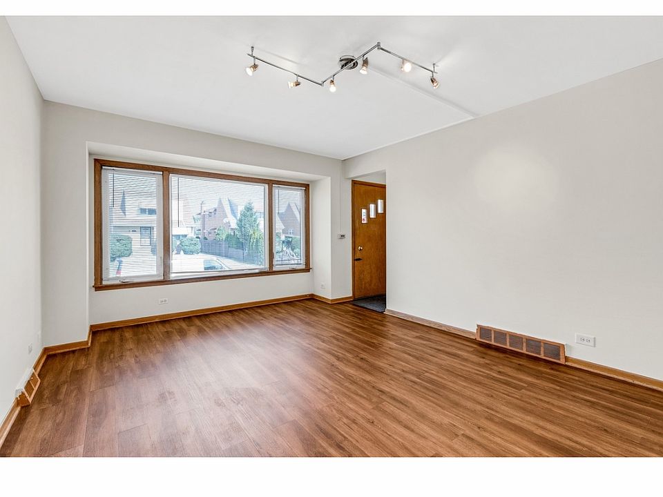 1st image of 6133 W Leland Ave #1