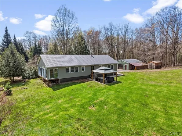 82 Peat Bed Rd, Hannibal, NY 13074